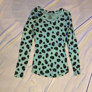 Mint/light blue shirt with skull and heart pattern